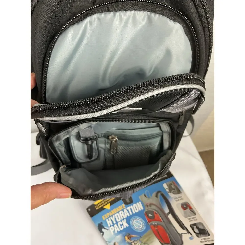 NWT High Sierra Black Expandable Hydration Pack 2L